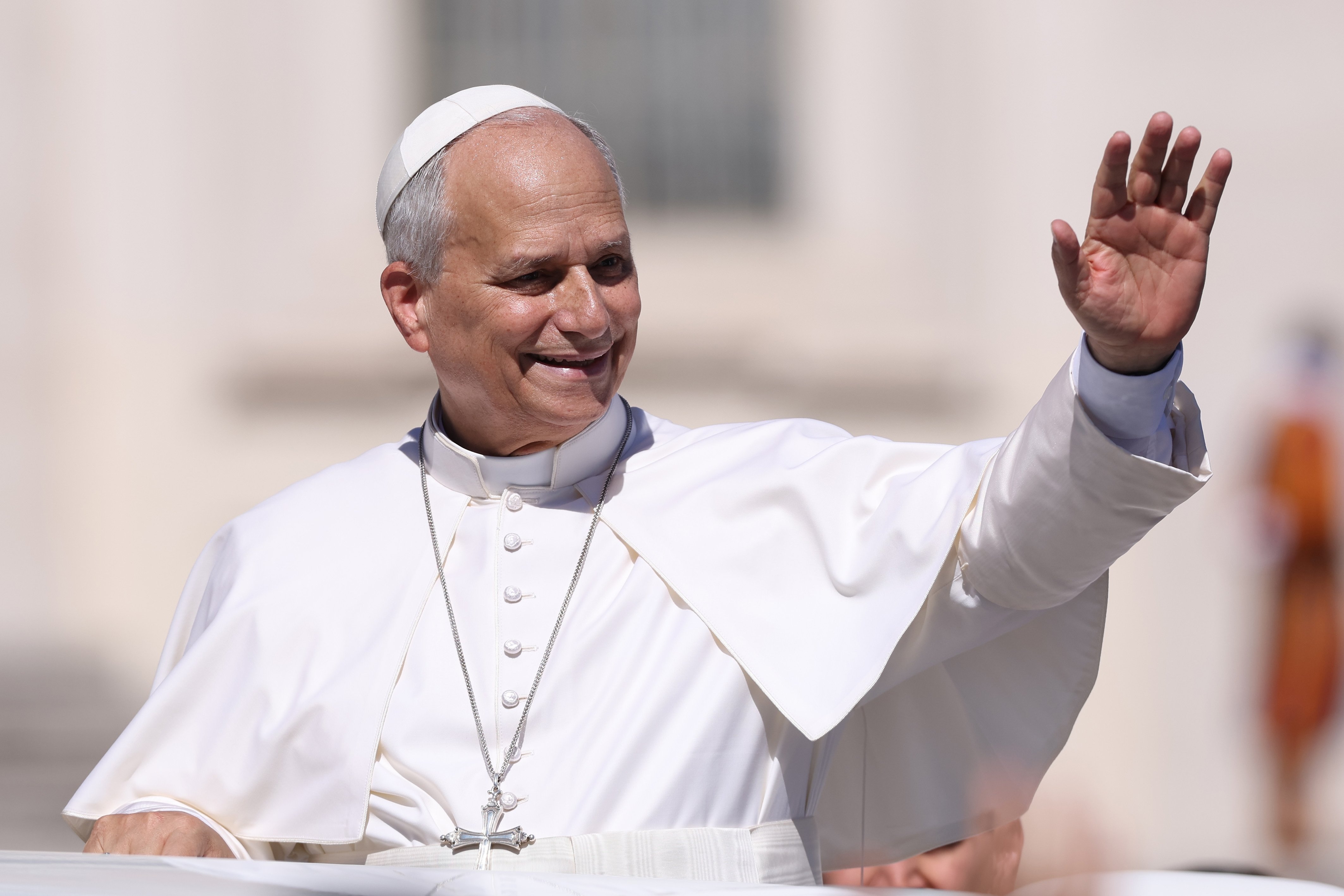 El papa León XIV está recuperándose tras cirugía por cáncer, según sus médicos